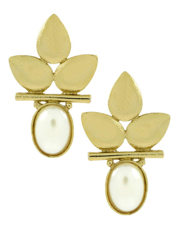 Cute Flower Pearl Antique Gold Plated Stud Earring For Women